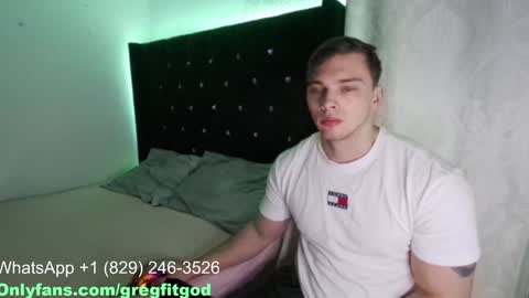 Snapshot of r9dima1998 chatting on February 5, 2025, 2:40 am Dmitry online show from February 5, 2025, 2:40 am