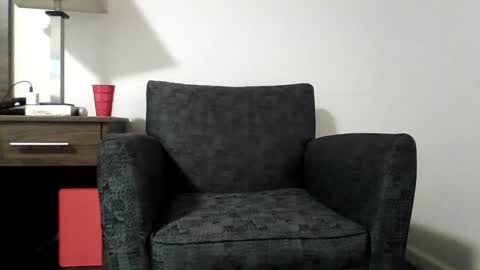 Snapshot of r_monkey583 chatting on November 17, 2025, 3:18 pm r_monkey583 online show from November 17, 2025, 3:18 pm