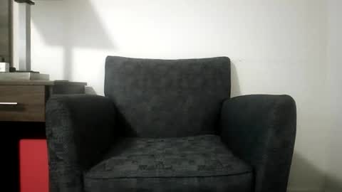 Snapshot of r_monkey583 chatting on December 14, 2025, 7:07 pm r_monkey583 online show from December 14, 2025, 7:07 pm