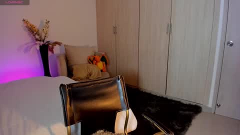 Snapshot of rachaeldeckard chatting on September 9, 2025, 2:22 am natalia - online show from September 9, 2025, 2:22 am