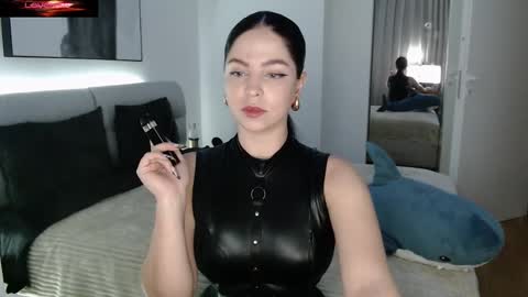 Call me Miss. online show from September 24, 2025, 7:39 pm