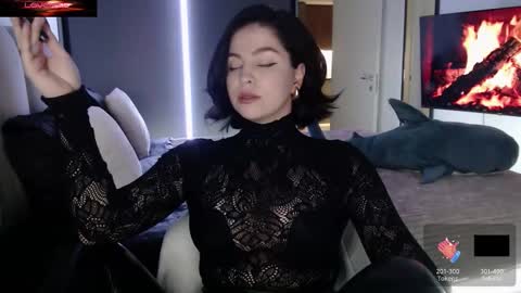 Call me Miss. online show from November 20, 2025, 9:03 pm