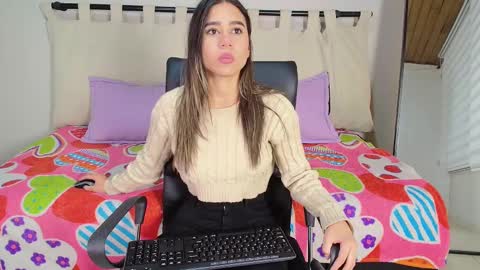 Rachell online show from February 4, 2025, 3:33 am