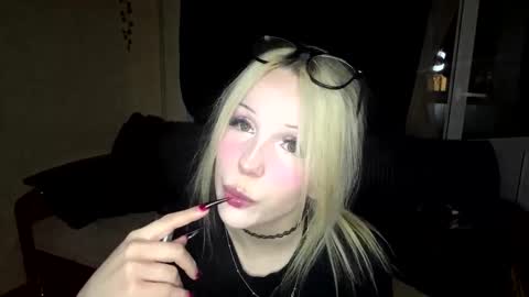 Snapshot of rachelvegax chatting on March 25, 2026, 6:58 pm Lily online show from March 25, 2026, 6:58 pm