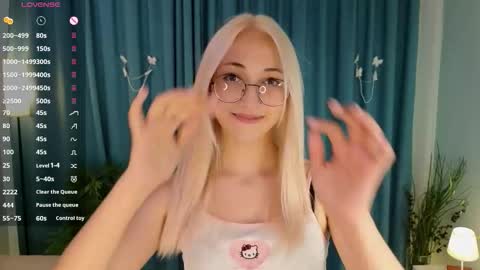 Snapshot of radi_rose chatting on September 14, 2025, 9:14 pm Karina online show from September 14, 2025, 9:14 pm