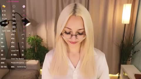 Snapshot of radi_rose chatting on September 28, 2025, 9:09 pm Karina online show from September 28, 2025, 9:09 pm