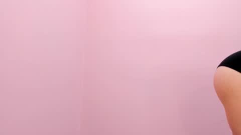 radiant_sapphire online show from December 6, 2024, 5:55 pm
