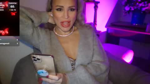 Snapshot of radmila_star chatting on December 10, 2024, 6:17 pm Radmila Star online show from December 10, 2024, 6:17 pm