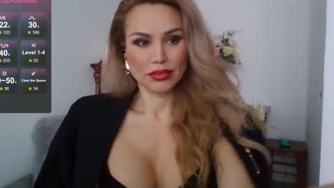 Snapshot of radmila_star chatting on January 17, 2025, 11:17 am Radmila Star online show from January 17, 2025, 11:17 am
