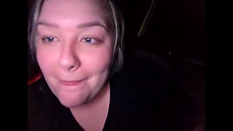Snapshot of raellea chatting on February 16, 2026, 8:43 am RaelleaXOXbella online show from February 16, 2026, 8:43 am