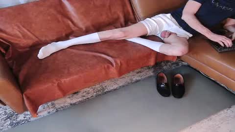 DressSock Shoe online show from June 26, 2026, 5:12 am