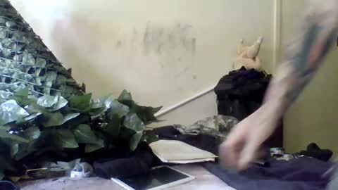 Snapshot of ragingzef69 chatting on March 6, 2025, 4:30 am Bigthickdickinvic online show from March 6, 2025, 4:30 am