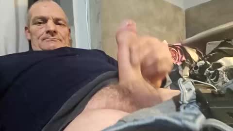 Snapshot of ragingzef69 chatting on May 11, 2026, 7:33 pm Bigthickdickinvic online show from May 11, 2026, 7:33 pm