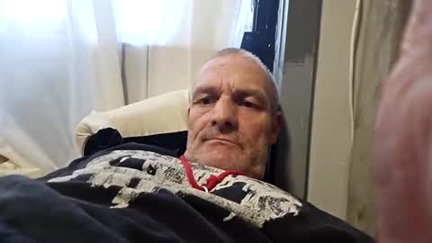Snapshot of ragingzef69 chatting on May 14, 2026, 10:49 pm Bigthickdickinvic online show from May 14, 2026, 10:49 pm