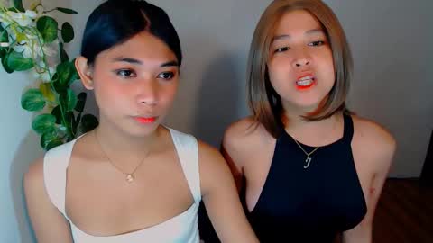 raindrizzle1706 online show from November 28, 2025, 5:37 pm