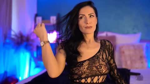 RaisaVawn online show from February 9, 2026, 7:12 am