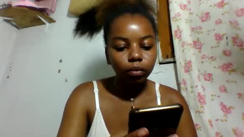 raissa38 online show from November 24, 2025, 7:02 pm