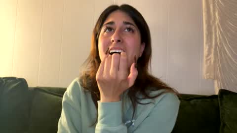 Ray Ray online show from March 31, 2026, 3:52 am