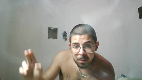 ralphillips25 online show from June 12, 2026, 5:01 pm