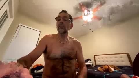 Snapshot of ranuzzi26 chatting on December 22, 2025, 7:49 am ranuzzi26 online show from December 22, 2025, 7:49 am