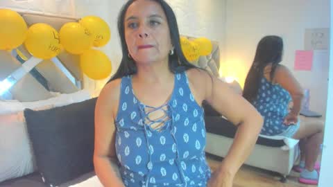 Raquel Moore  online show from December 22, 2025, 6:05 pm