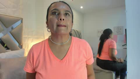 Raquel Moore  online show from March 8, 2026, 2:04 am