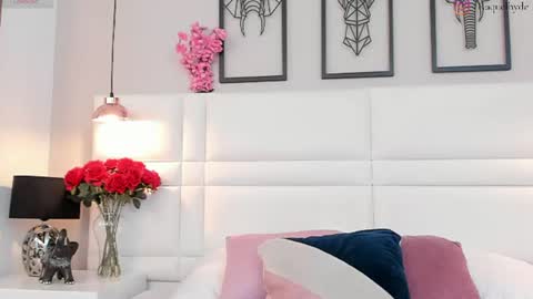 Snapshot of raquelhyde_ chatting on July 11, 2026, 7:27 pm raquel Hyde online show from July 11, 2026, 7:27 pm