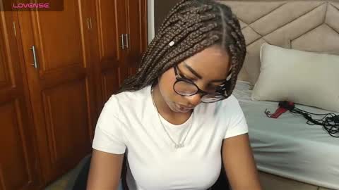 Raquel online show from October 8, 2025, 11:41 am