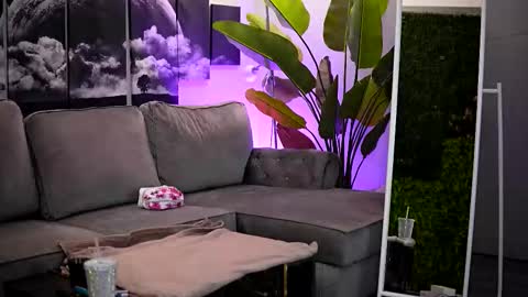 Snapshot of raquellevon chatting on March 21, 2026, 9:36 am Raquelle online show from March 21, 2026, 9:36 am