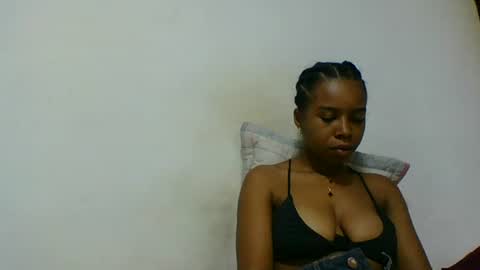 rasoelysca online show from December 14, 2025, 11:31 pm