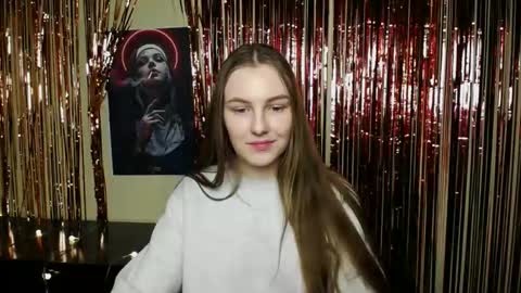 raspberry0101 online show from December 10, 2024, 6:49 pm