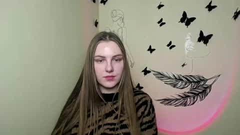 raspberry0101 online show from December 15, 2024, 6:59 pm