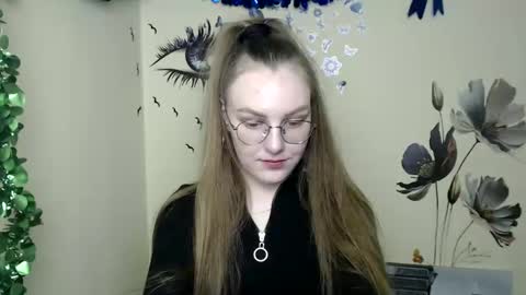 raspberry0101 online show from December 24, 2024, 2:01 pm