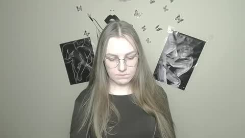 raspberry0101 online show from January 30, 2025, 4:55 pm