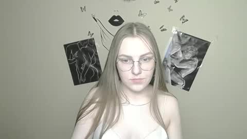 raspberry0101 online show from January 30, 2025, 11:24 pm