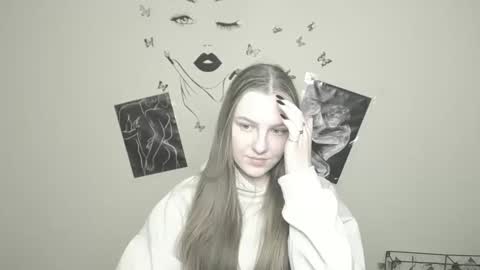 raspberry0101 online show from February 2, 2025, 1:19 pm