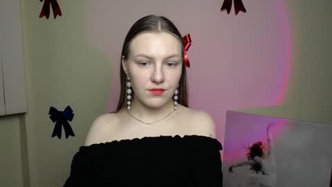 raspberry0101 online show from February 10, 2025, 12:19 am