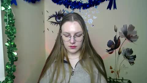 raspberry0101 online show from February 16, 2025, 3:16 pm