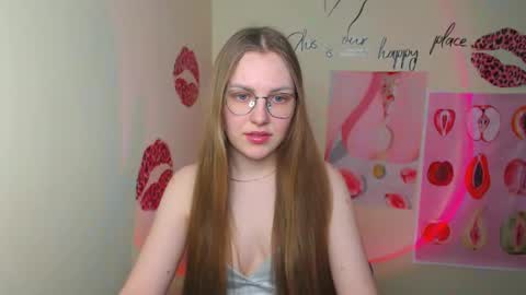 raspberry0101 online show from March 2, 2025, 1:38 pm