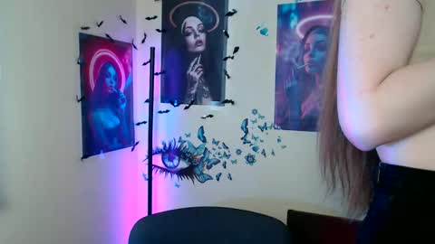 raspberry0101 online show from September 16, 2025, 1:01 pm