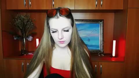 raspberry0101 online show from September 22, 2025, 6:59 am