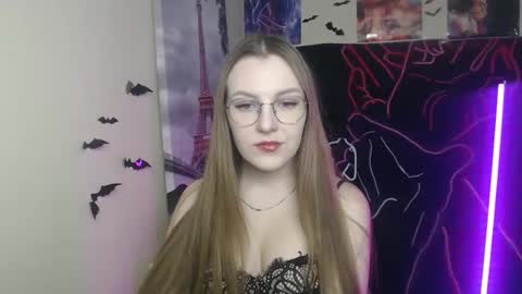 raspberry0101 online show from November 13, 2025, 2:16 pm