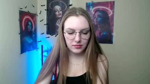 raspberry0101 online show from November 16, 2025, 7:36 am