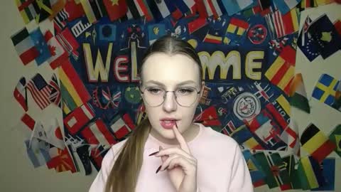 raspberry0101 online show from December 15, 2025, 1:59 pm