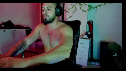 RaulMaxel online show from April 28, 2026, 1:04 am