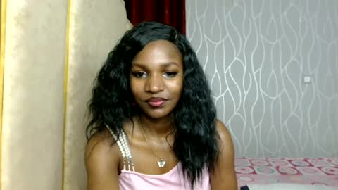 Snapshot of raven_luxe chatting on June 22, 2026, 7:22 pm Raven online show from June 22, 2026, 7:22 pm