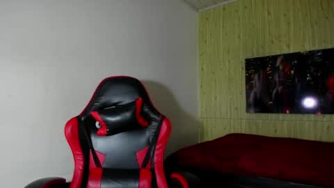 Snapshot of raven_rouge chatting on May 21, 2026, 12:34 pm gata online show from May 21, 2026, 12:34 pm
