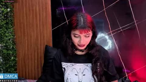 raven_rox_ online show from November 13, 2025, 3:05 am