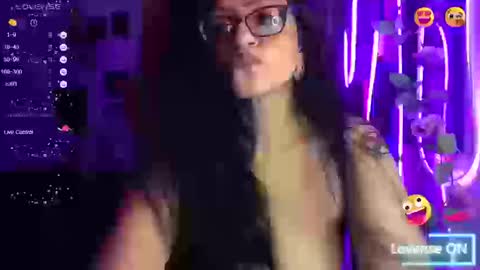 Snapshot of ravenandsin chatting on September 15, 2025, 11:27 pm Raven online show from September 15, 2025, 11:27 pm