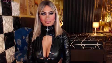 Snapshot of ravenmystiquex chatting on March 12, 2026, 8:09 am ravenmystiquex online show from March 12, 2026, 8:09 am